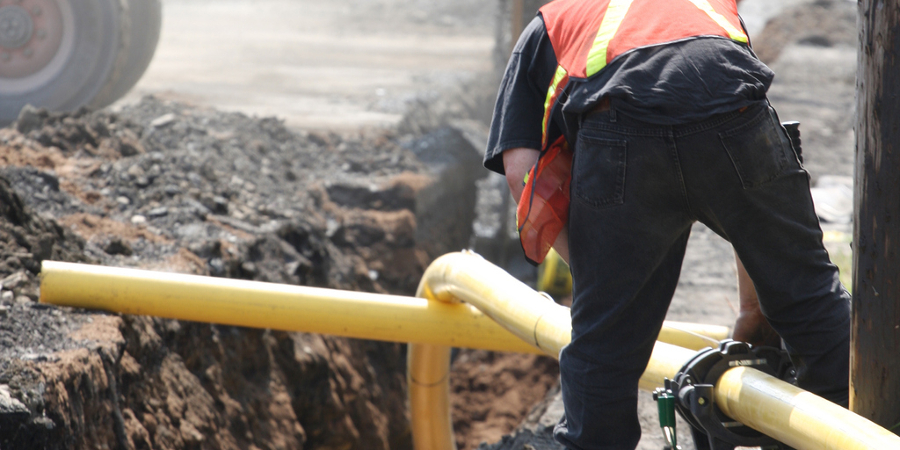 Pipelayersat work