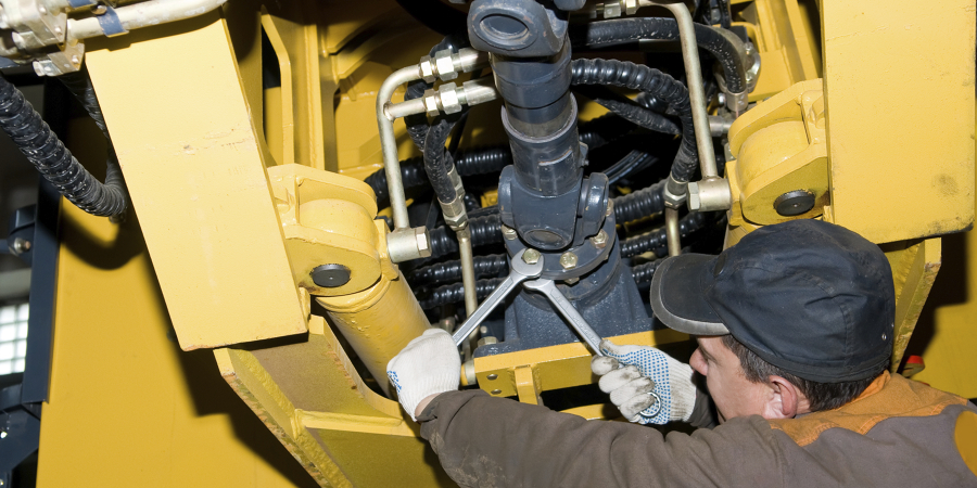 Mobile Heavy Equipment Mechanicsat work
